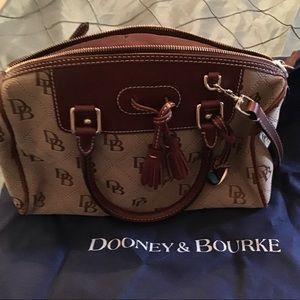 Dooney & Bourke Handbag w dust cover